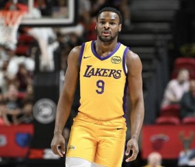 大发官网入口-詹姆斯父子已搭档训练 雷迪克新季或遭“流量绑架”