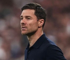 皇马解雇阿隆索暴露体系困境，记者指错失转型良机|哈维·阿隆索|克洛普|哈维-阿隆索|阿尔特塔|勒沃库森_新浪体育_新浪新闻