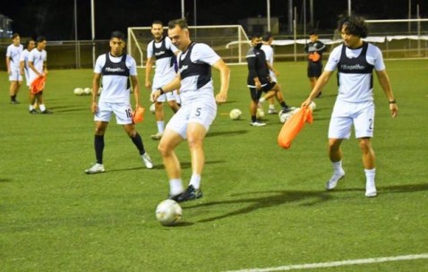 大发平台-关岛内部对抗主力8比4大胜 20日出发提前一周来华